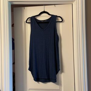 Peyton Jensen sleeveless v-neck top